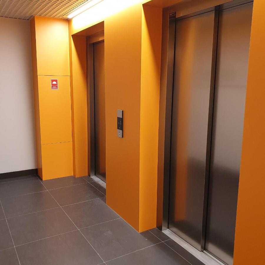 Q Apart Gold-Trzy Pokoje, Manufaktura, Klimatyzacja I Garaz Gratis, Tv Max, Fv, Gwarancja Zadowolenia Lodz (Lodz) Exterior photo