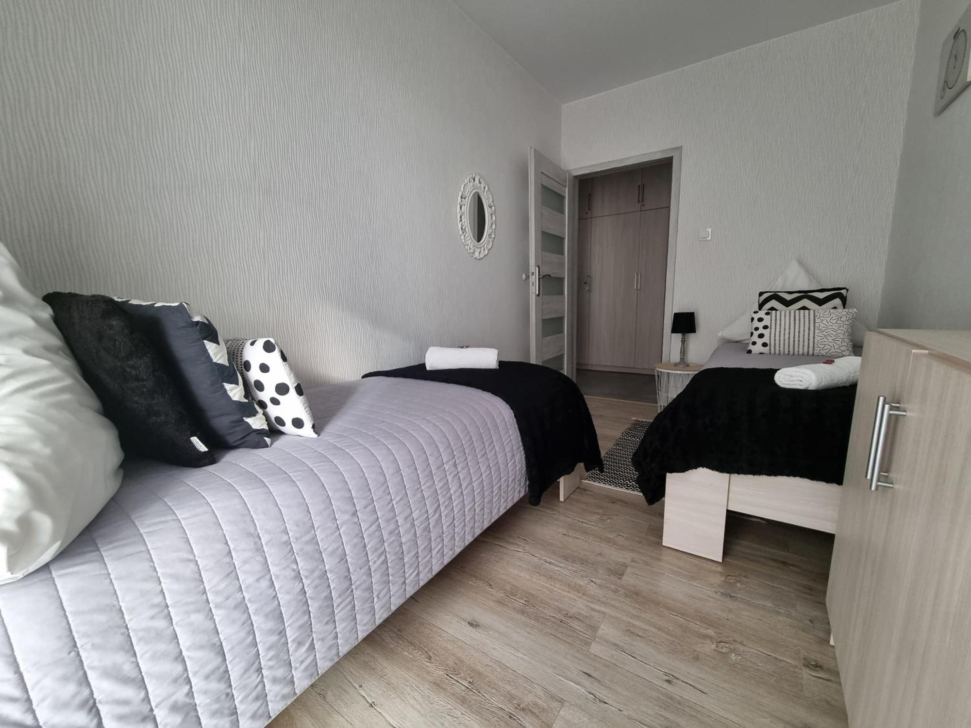 Q Apart Gold-Trzy Pokoje, Manufaktura, Klimatyzacja I Garaz Gratis, Tv Max, Fv, Gwarancja Zadowolenia Lodz (Lodz) Exterior photo