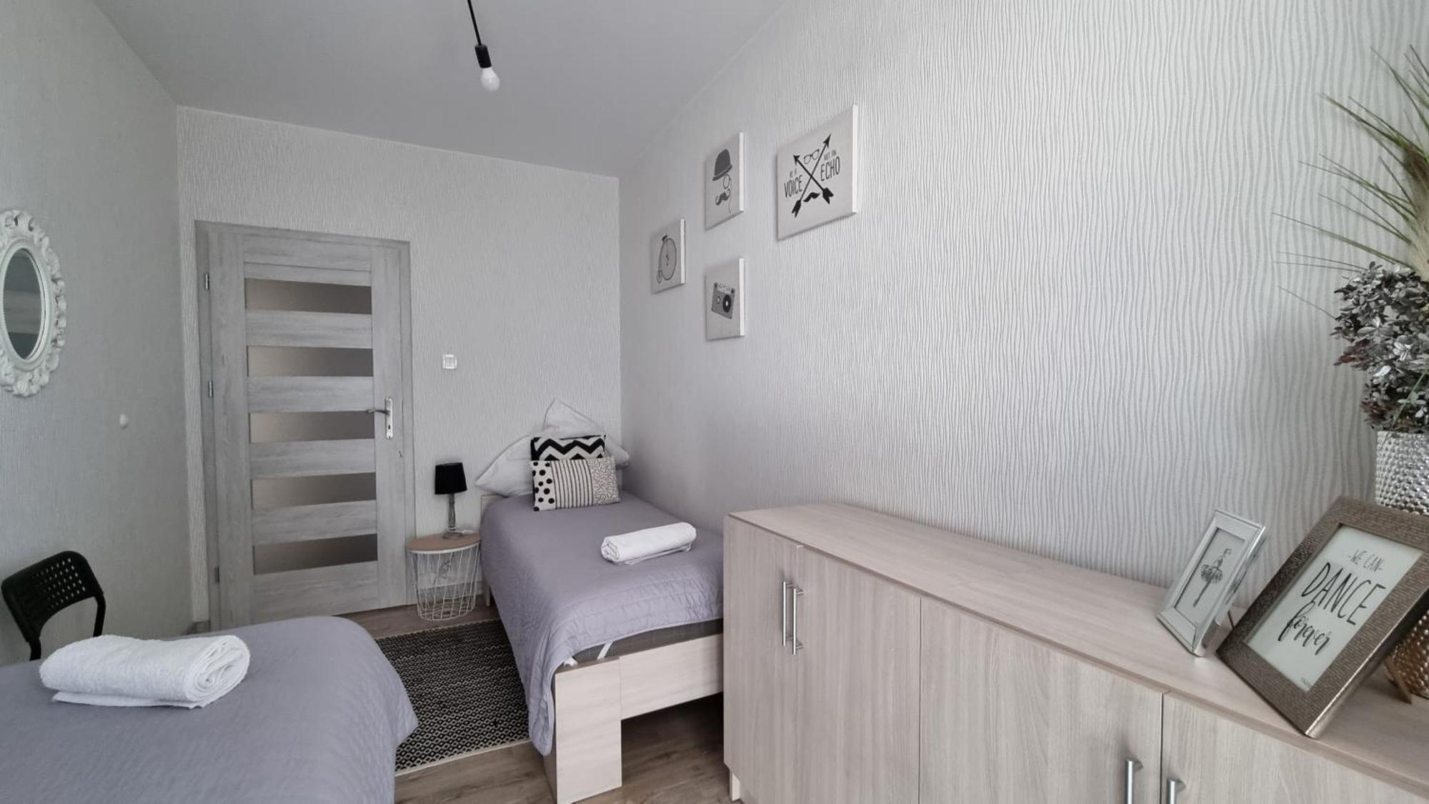 Q Apart Gold-Trzy Pokoje, Manufaktura, Klimatyzacja I Garaz Gratis, Tv Max, Fv, Gwarancja Zadowolenia Lodz (Lodz) Exterior photo