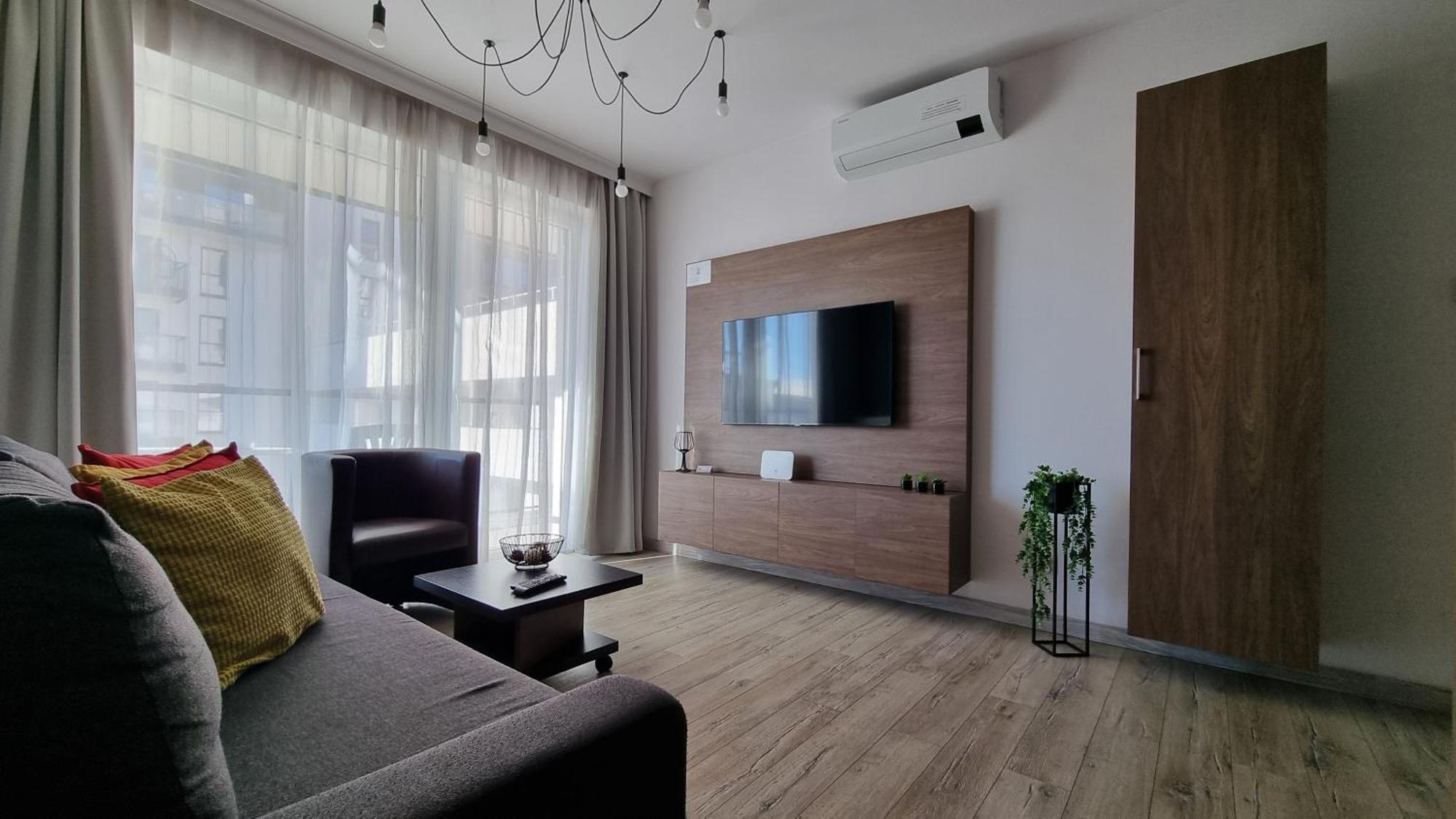 Q Apart Gold-Trzy Pokoje, Manufaktura, Klimatyzacja I Garaz Gratis, Tv Max, Fv, Gwarancja Zadowolenia Lodz (Lodz) Exterior photo