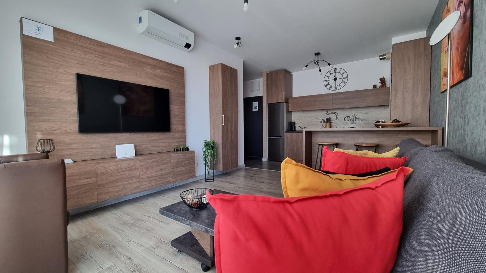 Q Apart Gold-Trzy Pokoje, Manufaktura, Klimatyzacja I Garaz Gratis, Tv Max, Fv, Gwarancja Zadowolenia Lodz (Lodz) Exterior photo