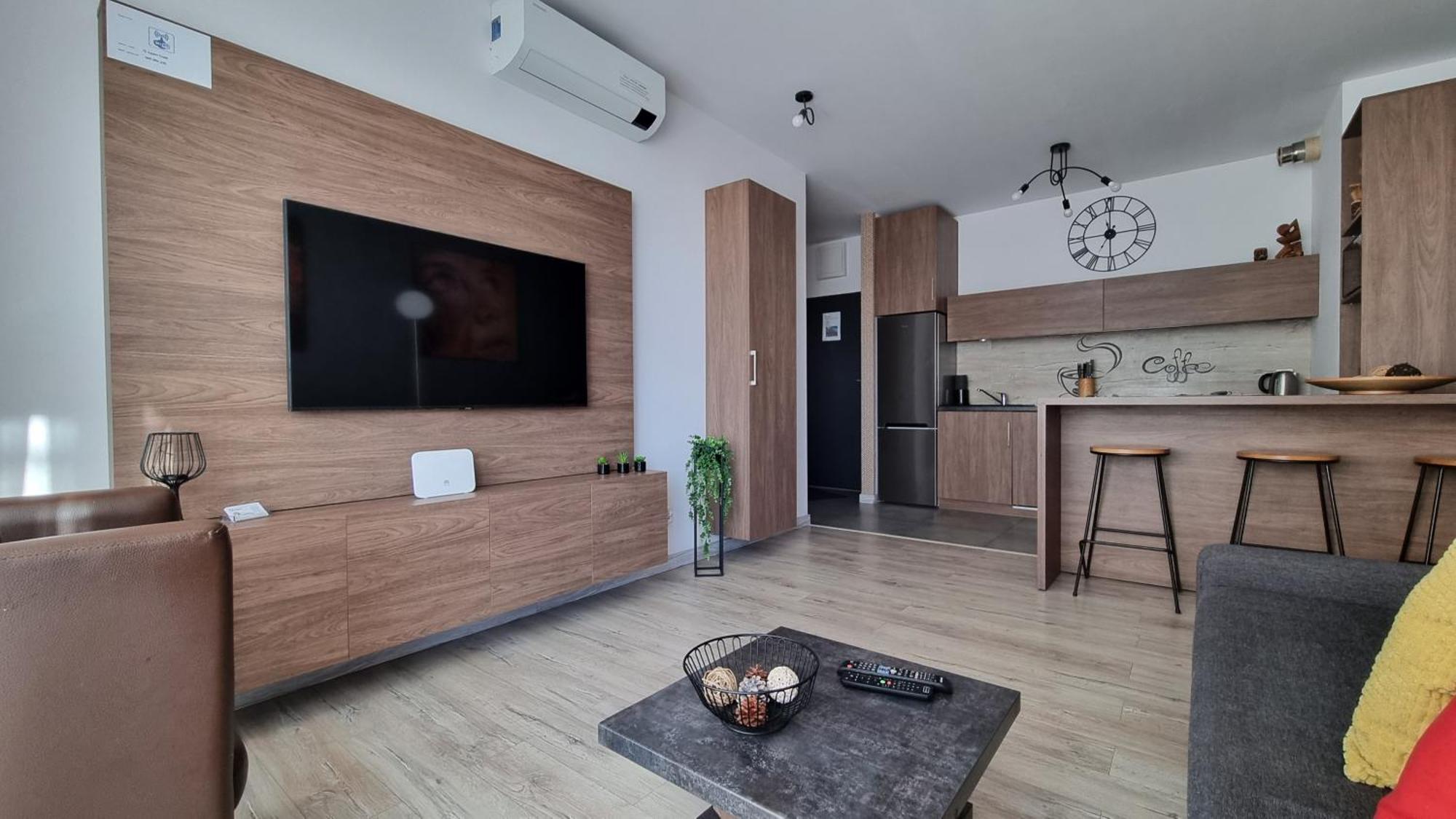 Q Apart Gold-Trzy Pokoje, Manufaktura, Klimatyzacja I Garaz Gratis, Tv Max, Fv, Gwarancja Zadowolenia Lodz (Lodz) Exterior photo